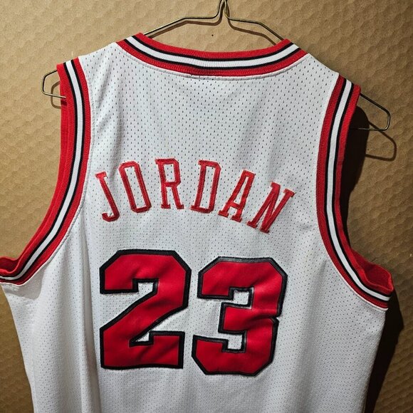 Michael Jordan #23 1984 Nike Team Sports Flight 8403 Chicago  Bulls NBA Jersey L - Picture 9 of 12